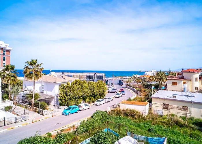 Romantiс Two-bedroom With Sea View Apartmán