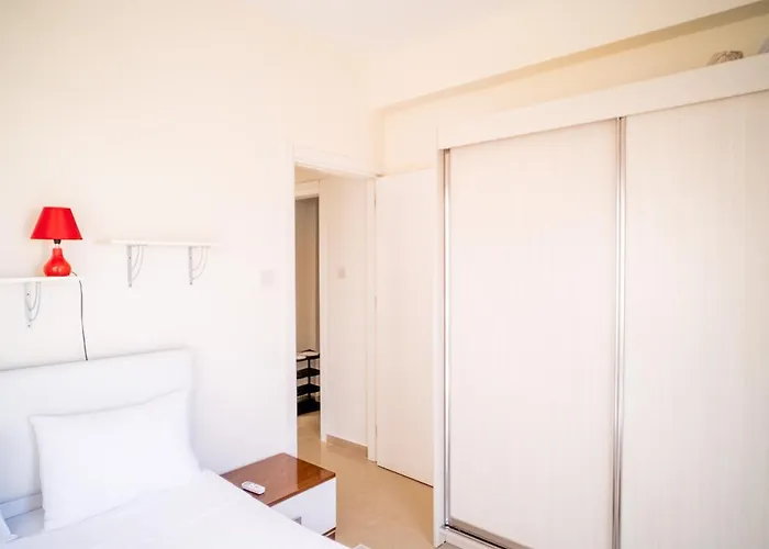 Romantiс Two-bedroom With Sea View Apartmán *