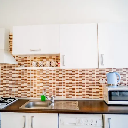 Romantiс Two-bedroom With Sea View Apartment