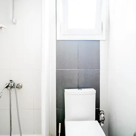 Romantiс Two-bedroom With Sea View 公寓 凯里尼亚