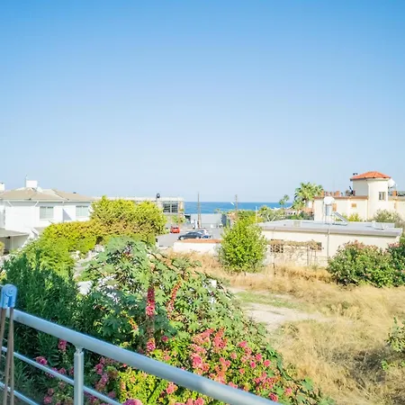 Romantiс Two-bedroom With Sea View Apartment