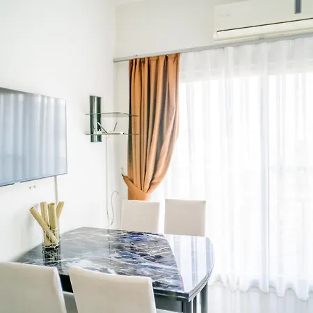 Romantiс Two-bedroom With Sea View 아파트