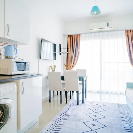 아파트 Romantiс Two-bedroom With Sea View *